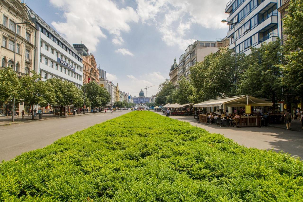 Luxury Apartment In The Centre Прага Экстерьер фото