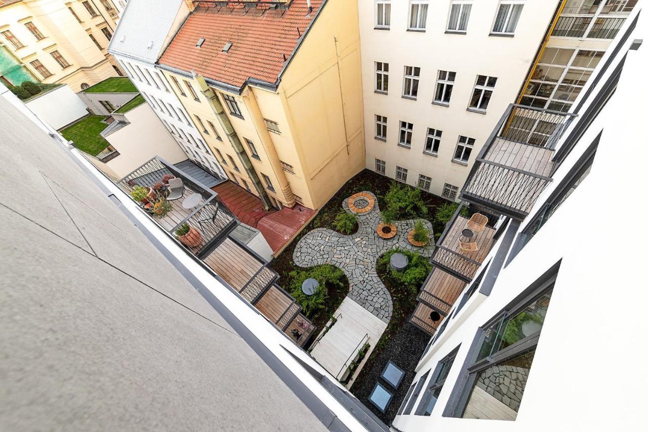 Luxury Apartment In The Centre Прага Экстерьер фото