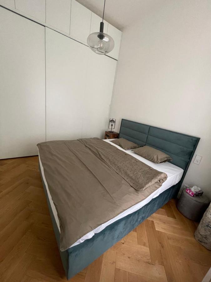 Luxury Apartment In The Centre Прага Экстерьер фото