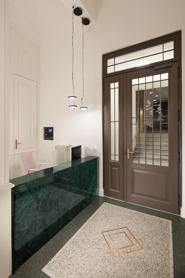 Luxury Apartment In The Centre Прага Экстерьер фото